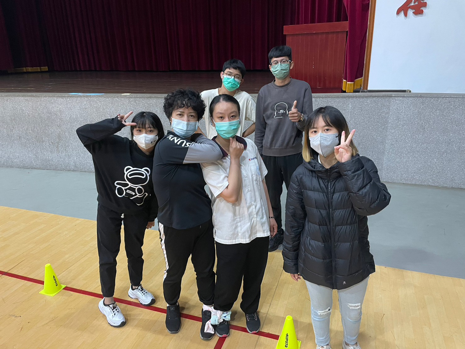 LINE_ALBUM_111學年度下學期拒菸趣味競賽_230413_71